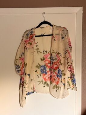 Charlotte Russe Sheer Floral Kimono - Cream with Pink & Blue Flowers